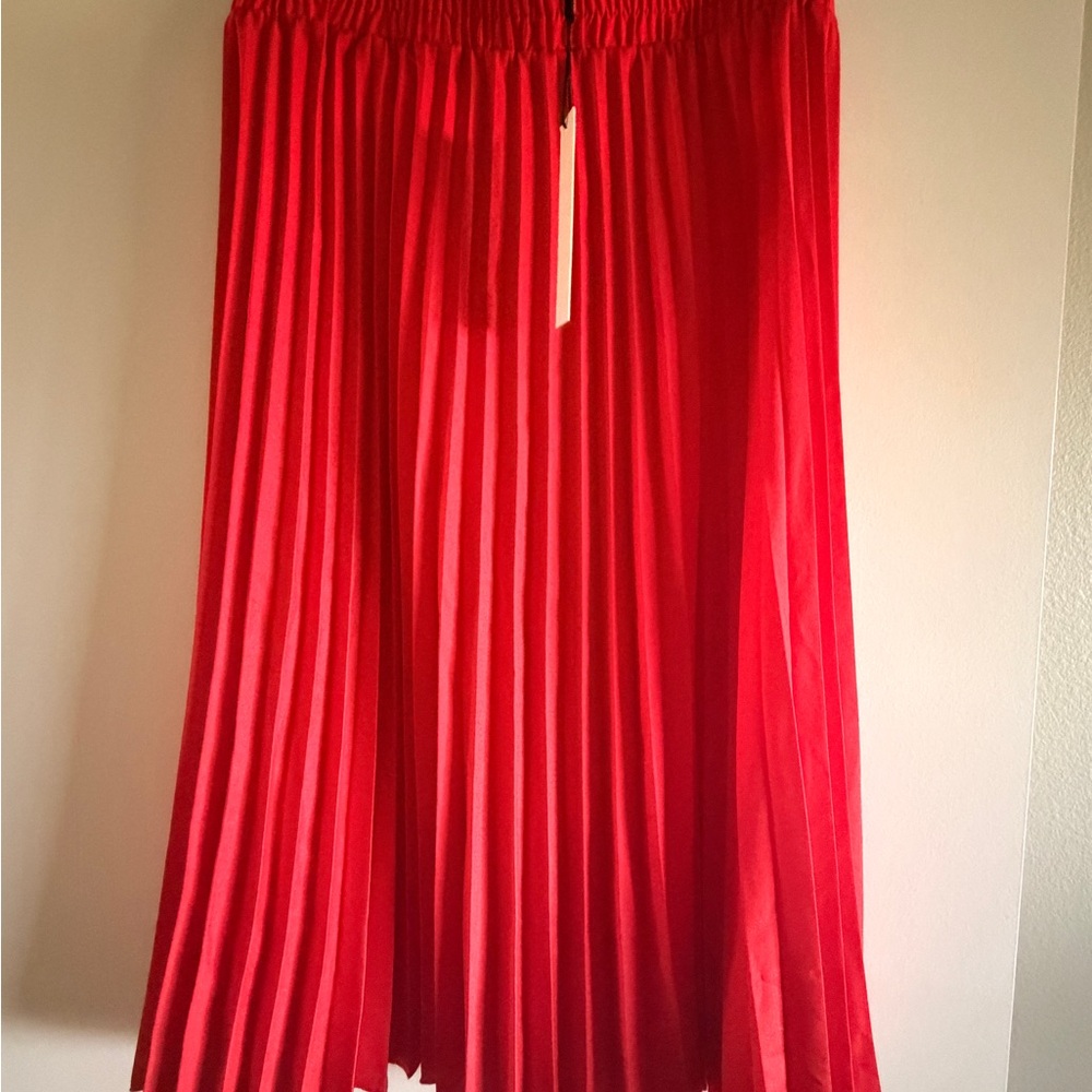 Tahari Vibrant Red Pleated skirt
